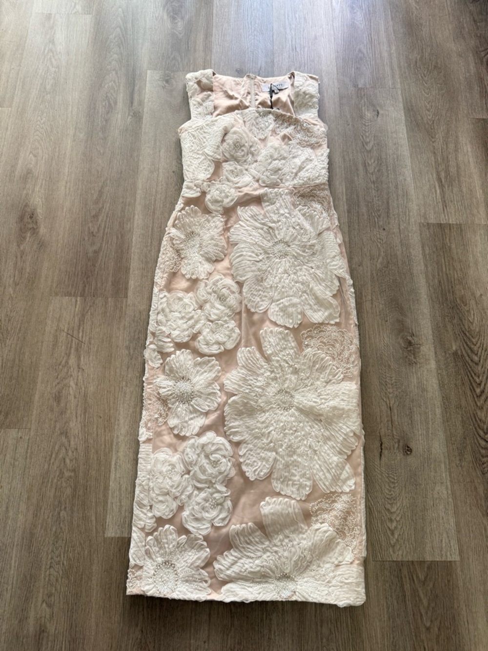 elliatt roxana white 3d floral embroidered mesh lace midi bridal dress medium - Picture 8 of 13